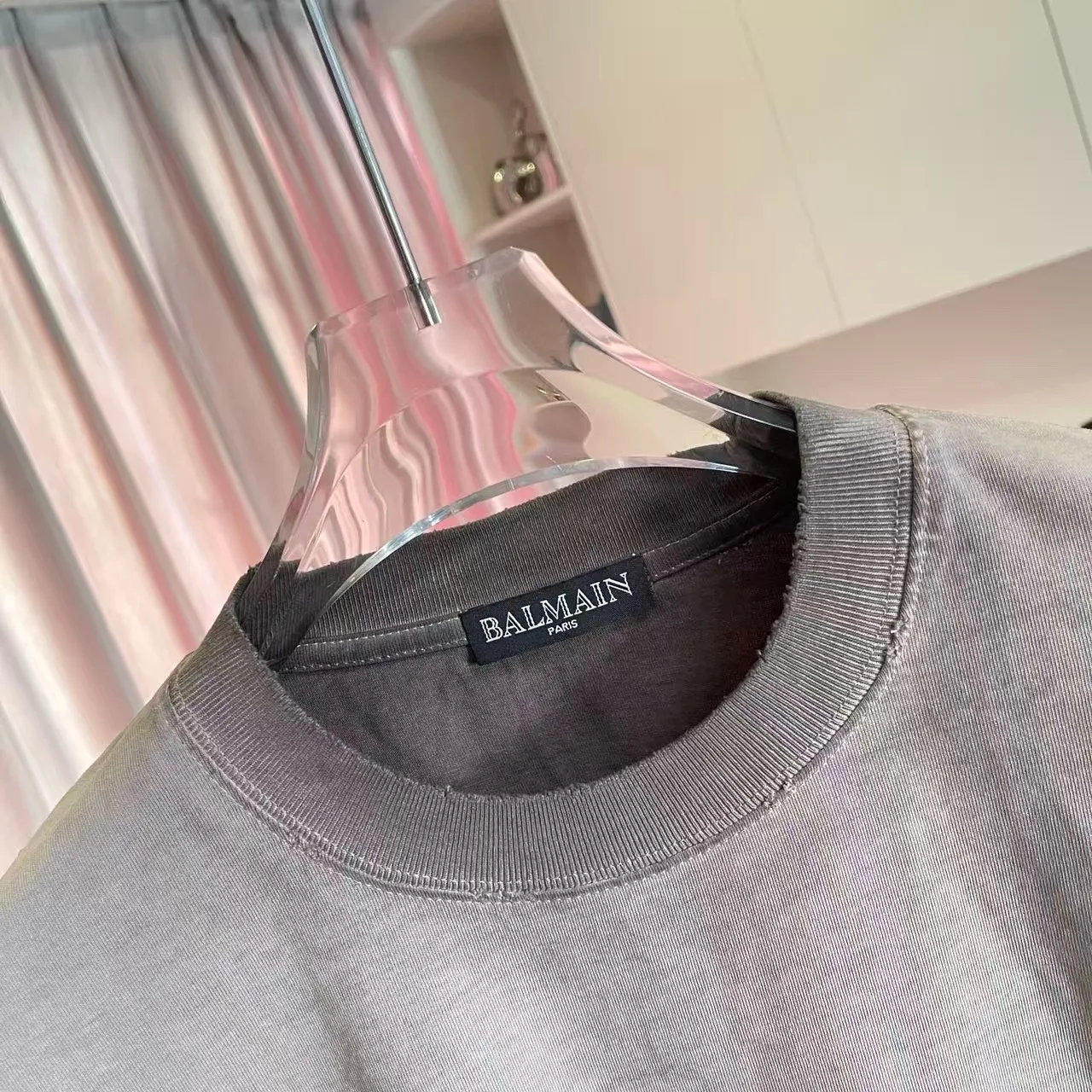 Balmain*Balmain 2026 Spring and Summer New Arrival Washed, distressed, personalized letter logo print, customized fabric g short-sleeved T-shirt, men and women Same Style Size: S M L XL XXL five sizes Color: White Brown Purple Gray